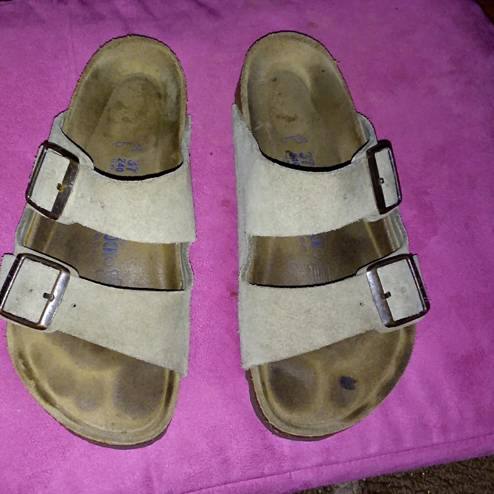 🦋NEW LISTING!🦋 Birkenstock Arizona Soft Footbed